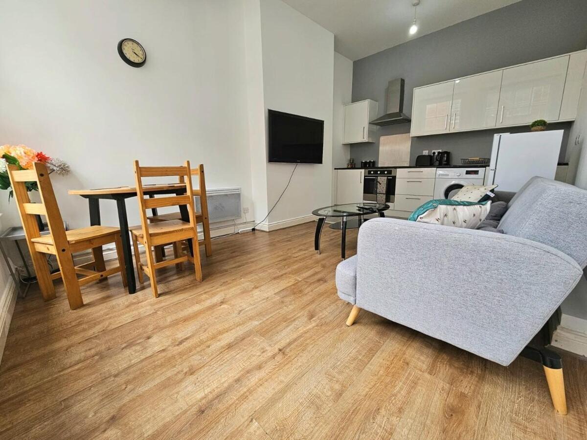 Bee Accommodations Backways 레스터 외부 사진